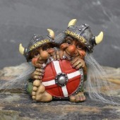 ΦΙΓΟΥΡΑ - two danish trol behind vikingshield DK00002