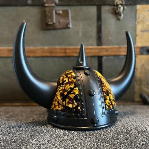 ΚΡΑΝΟΣ  ΔΙΑΚΟΣΜΗΤΙΚΟ ΜΑΥΡΟ - Black Viking Helmet - Danish Pluche (ΚΙΤΡΙΝΟ) TGH00011